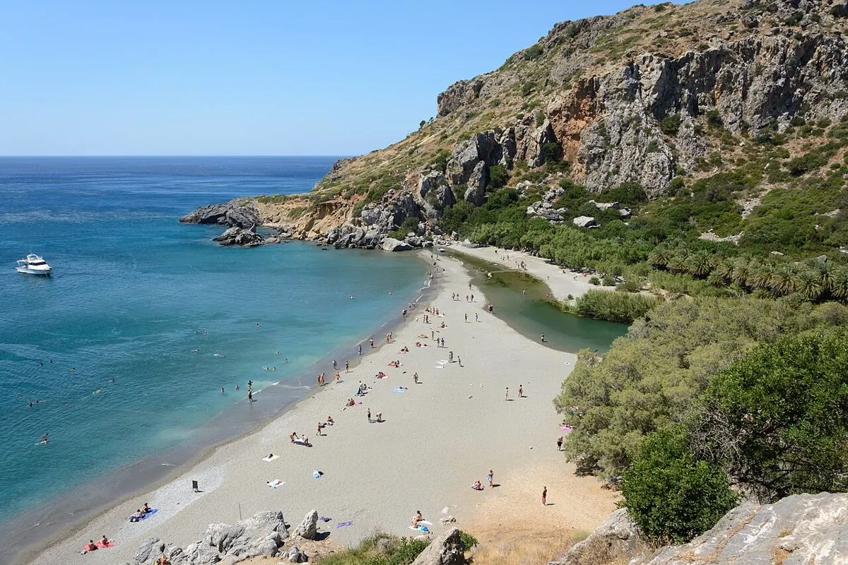 La plage de Preveli et l’embouchure du Megalopotamos vues du sentier